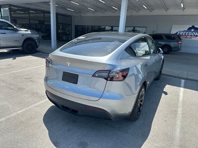 Used 2024 Tesla Model Y Long Range AWD/4WD image 16