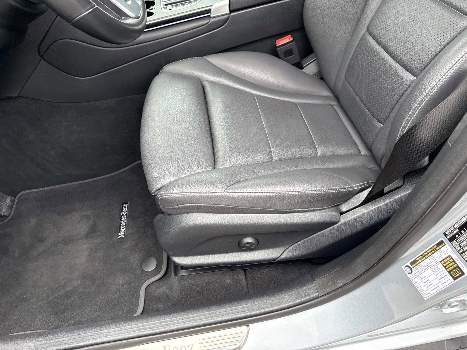 Used 2022 Mercedes-Benz GLC 300 4MATIC image 21