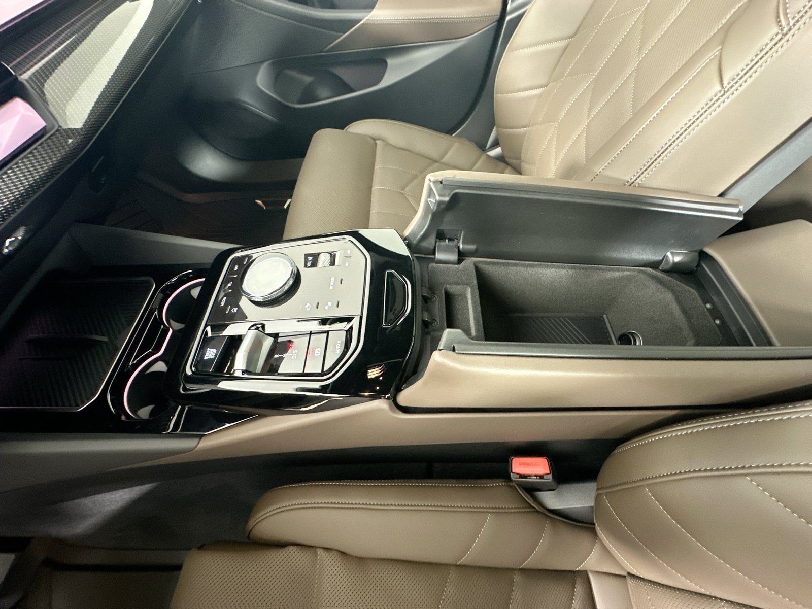 New 2027 BMW 530i xDrive w/ M Sport Package AWD/4WD image 29