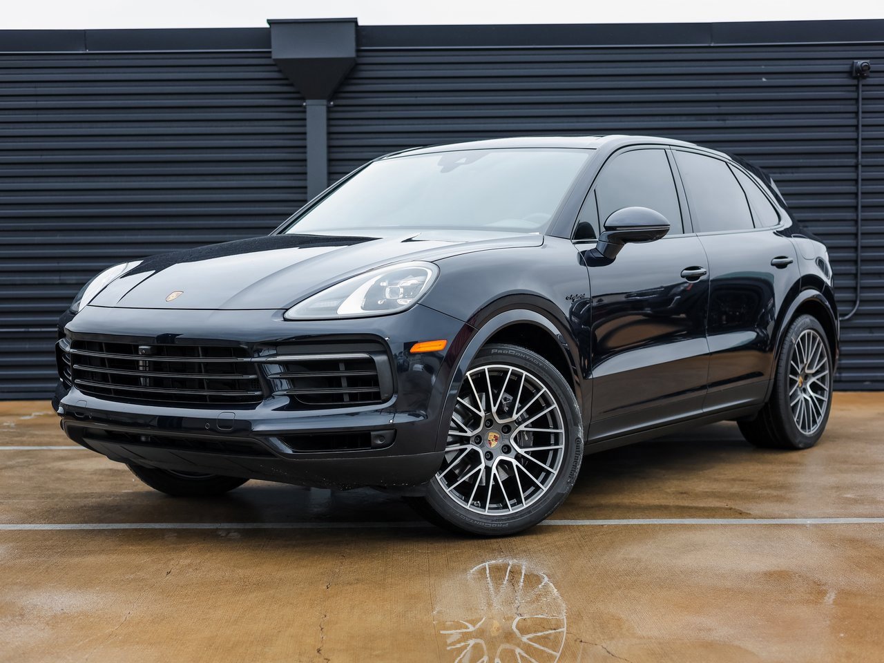 Certified 2022 Porsche Cayenne E-Hybrid image 1