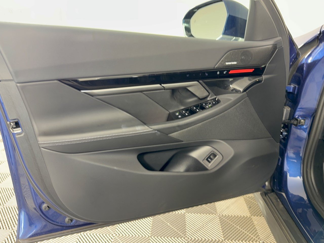 Used 2026 BMW 530i RWD image 14