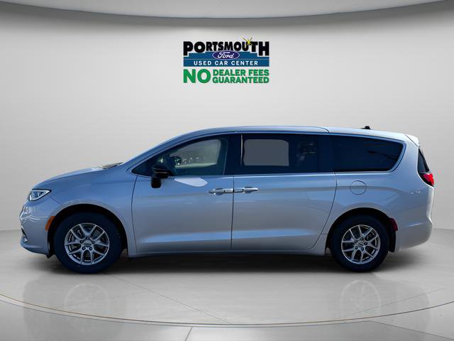 Used 2024 Chrysler Pacifica Touring-L FWD video 2