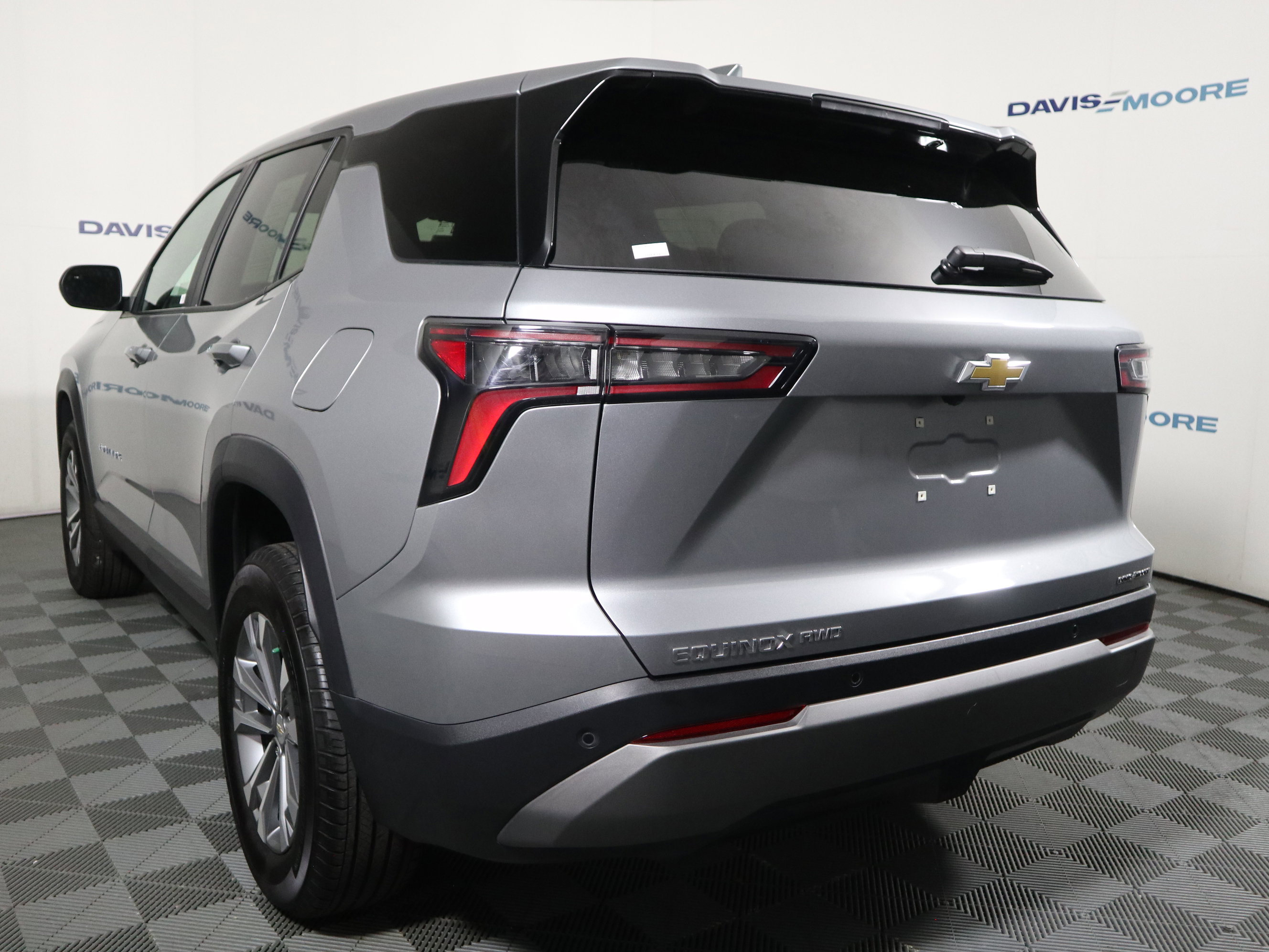 Used 2025 Chevrolet Equinox LT AWD/4WD image 9