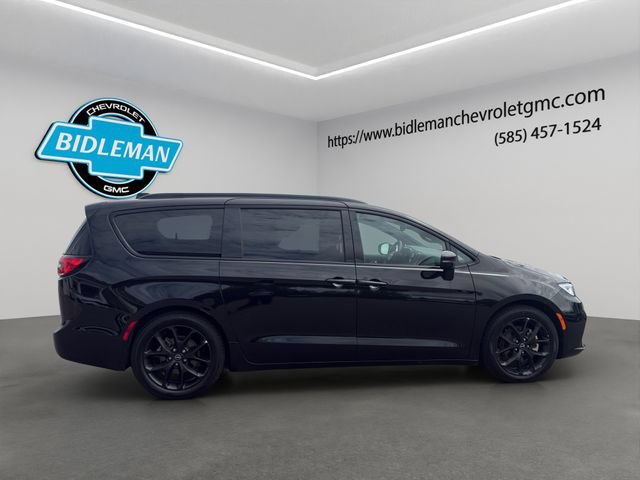 Used 2025 Chrysler Pacifica Limited FWD image 9