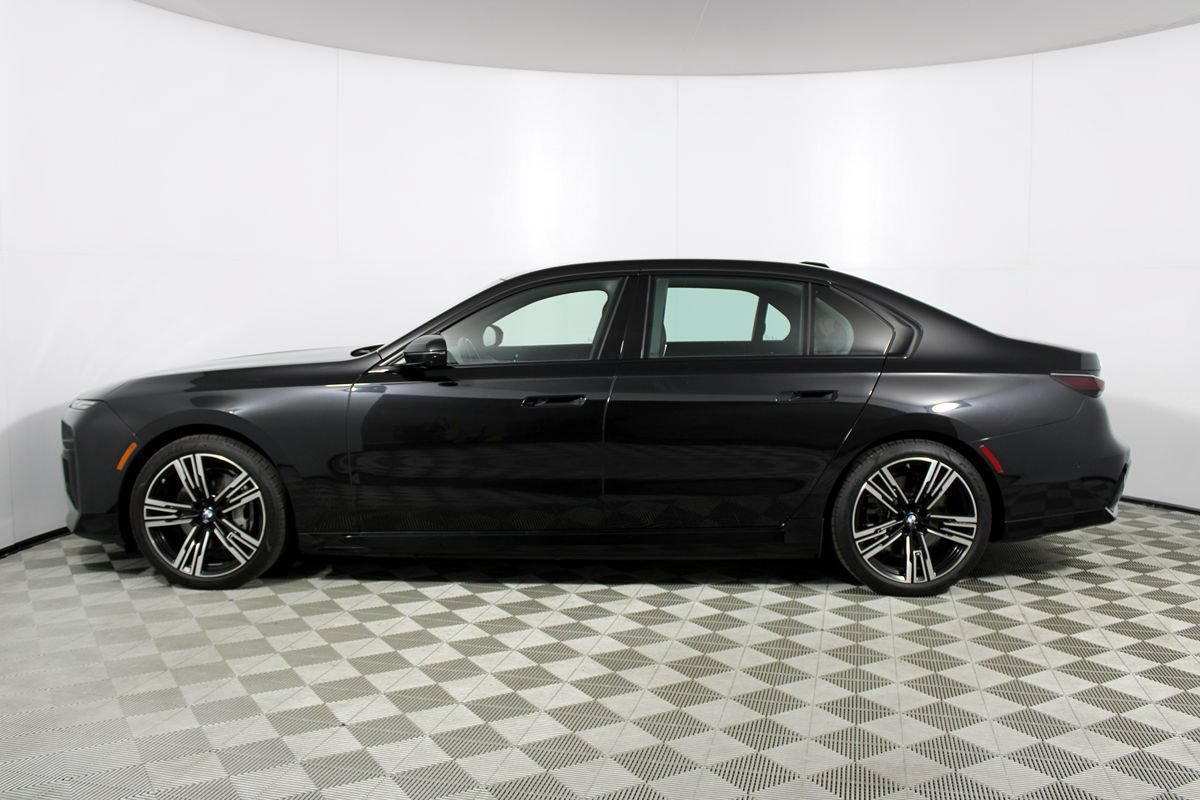 Used 2024 BMW i7 xDrive60 AWD/4WD image 41