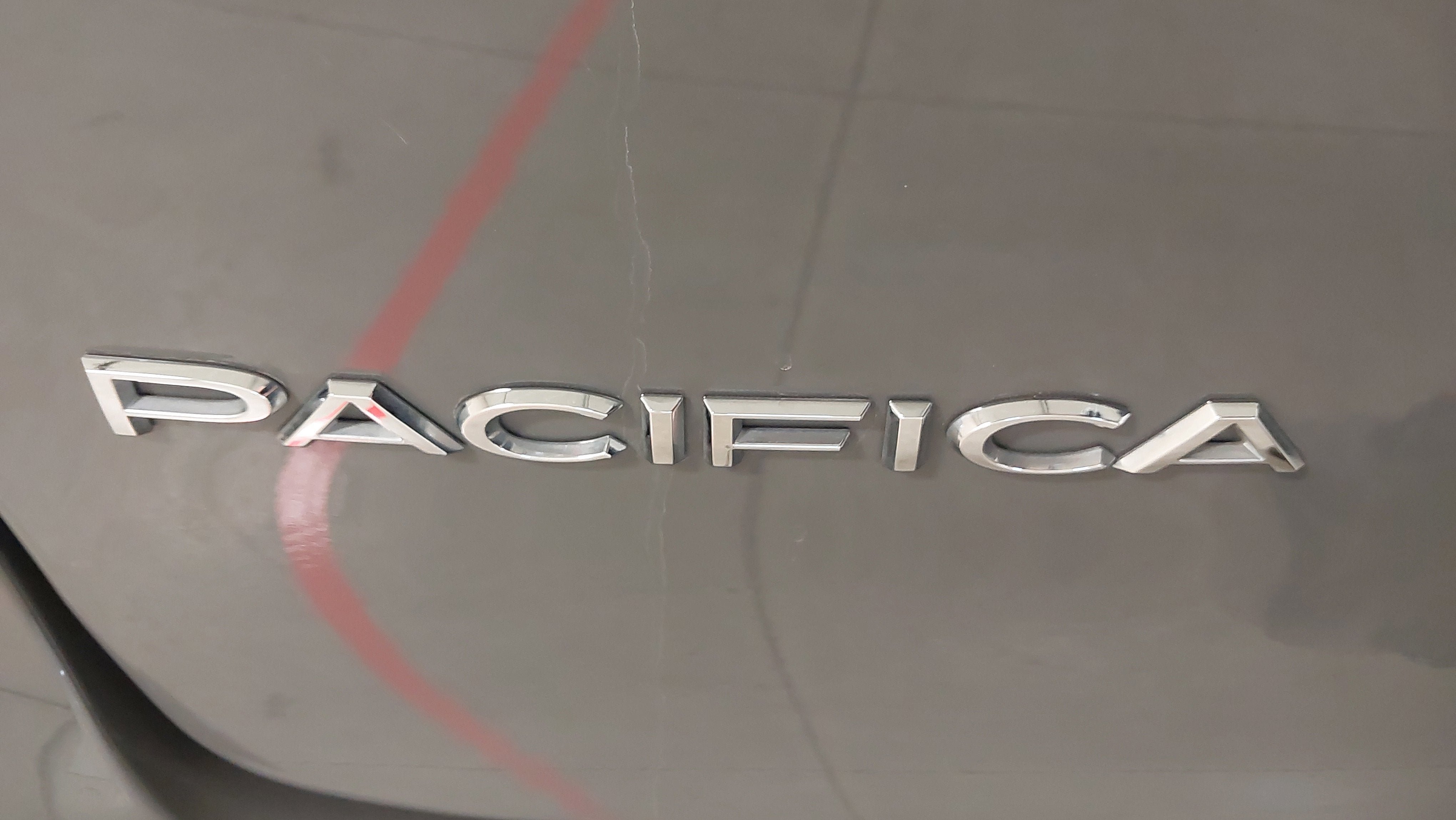 Used 2025 Chrysler Pacifica Select FWD image 32