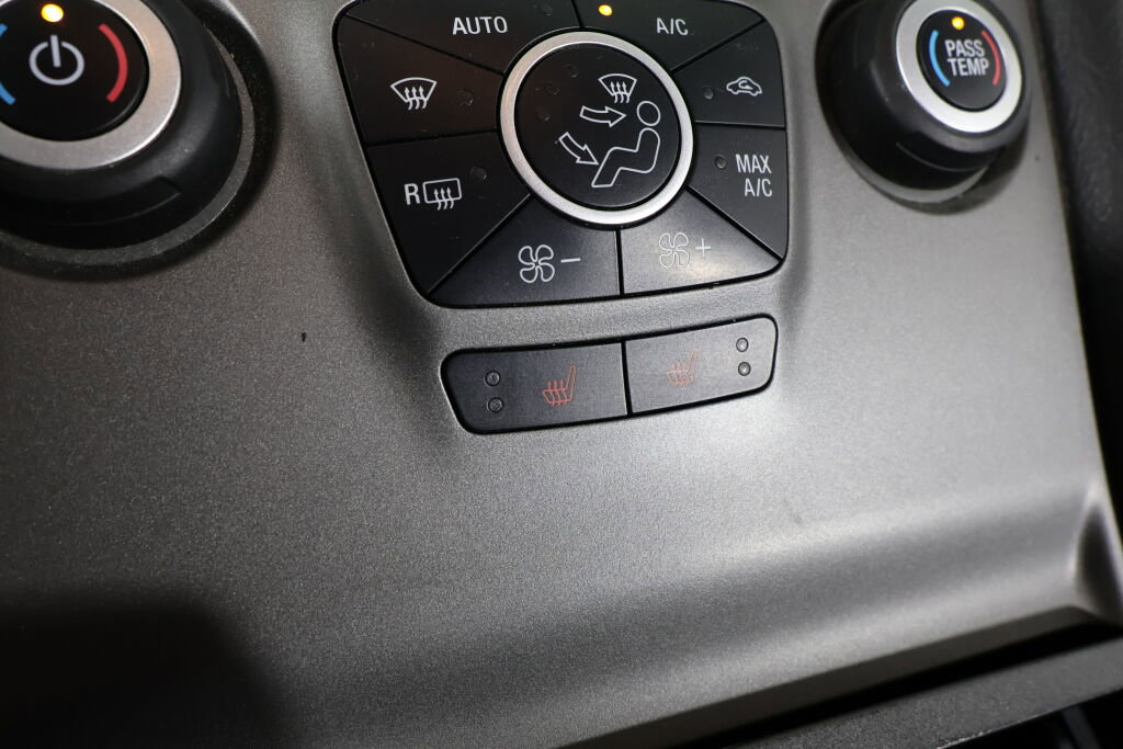 Used 2015 Ford Taurus SEL image 36