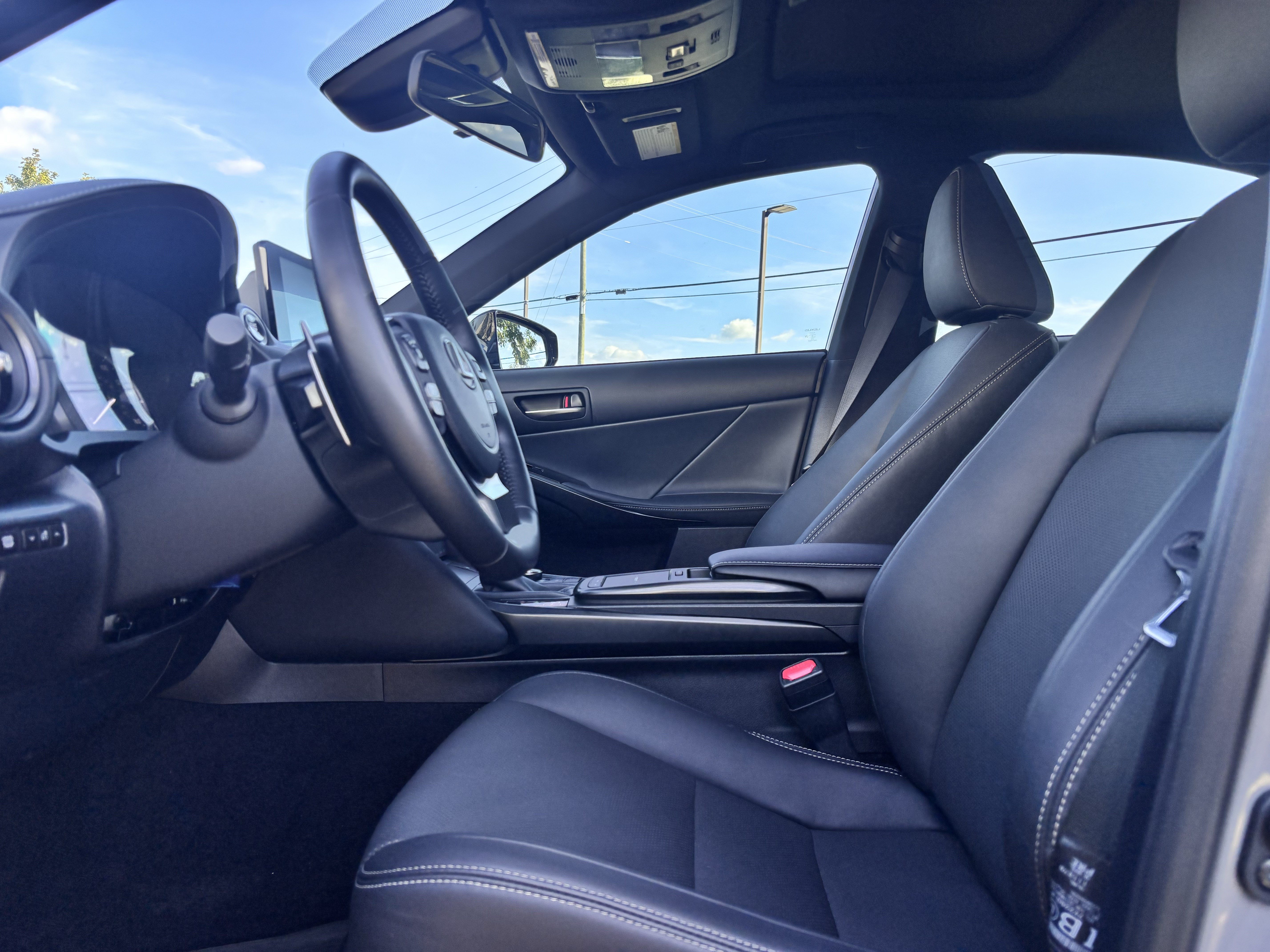 Used 2025 Lexus IS 350 F Sport RWD image 16
