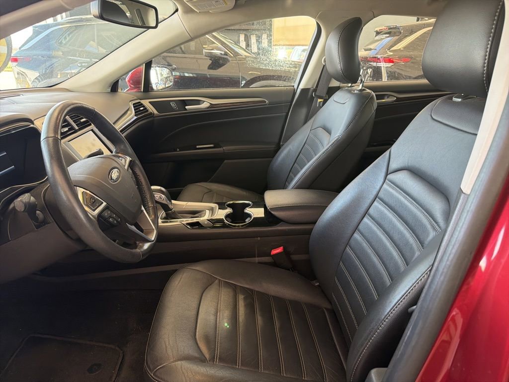 Used 2014 Ford Fusion SE w/ Equipment Group 202A FWD image 10