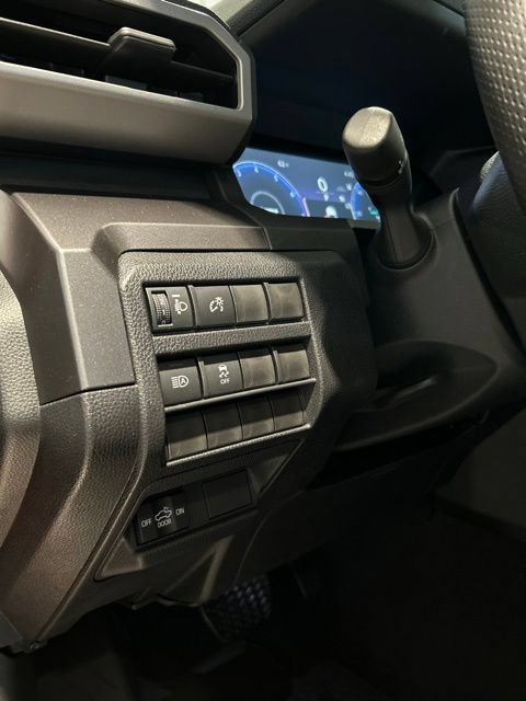 Certified 2025 Toyota Tacoma TRD Off-Road AWD/4WD image 8