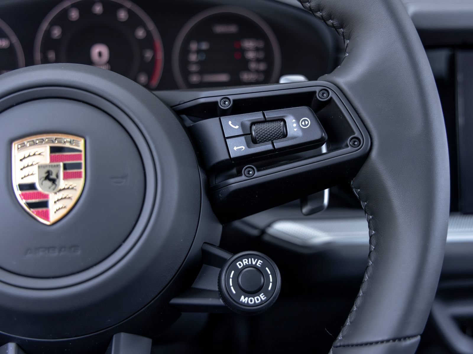 New 2026 Porsche Cayenne Coupe AWD/4WD image 31