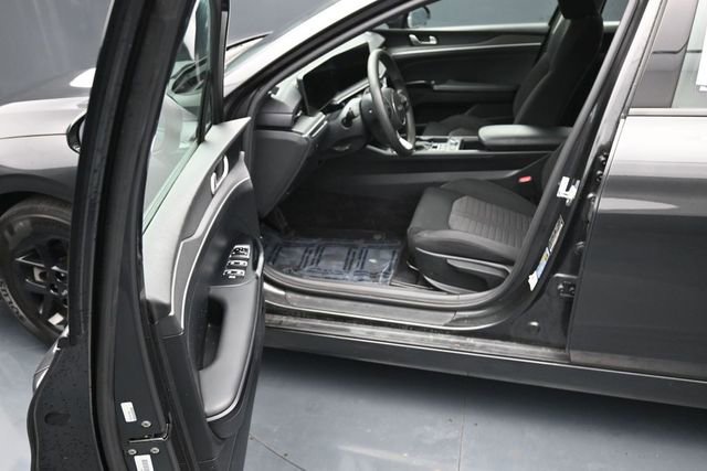 Used 2025 Kia K5 LXS FWD image 12