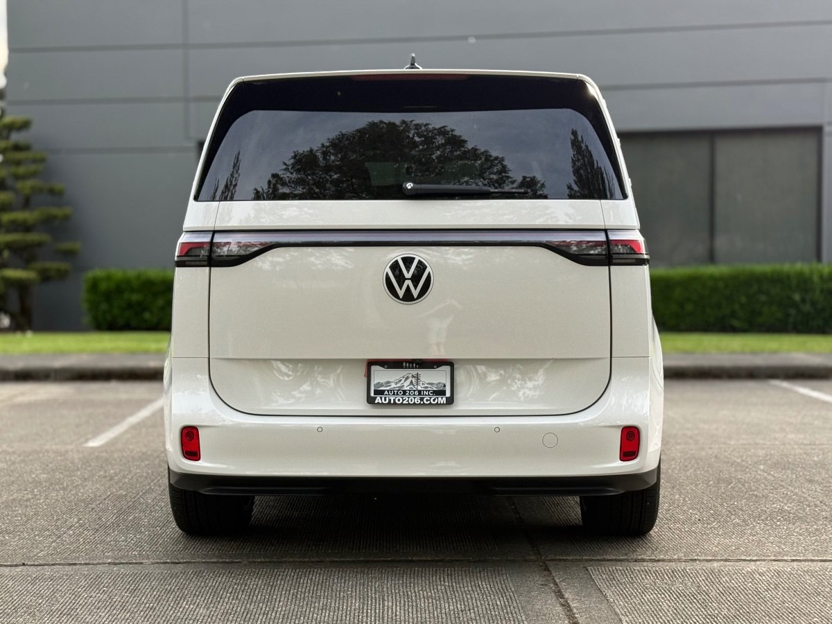 Used 2025 Volkswagen ID. Buzz Pro S RWD image 5