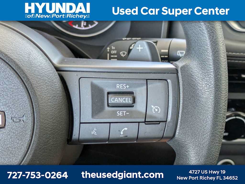 Used 2023 Nissan Rogue S FWD image 29