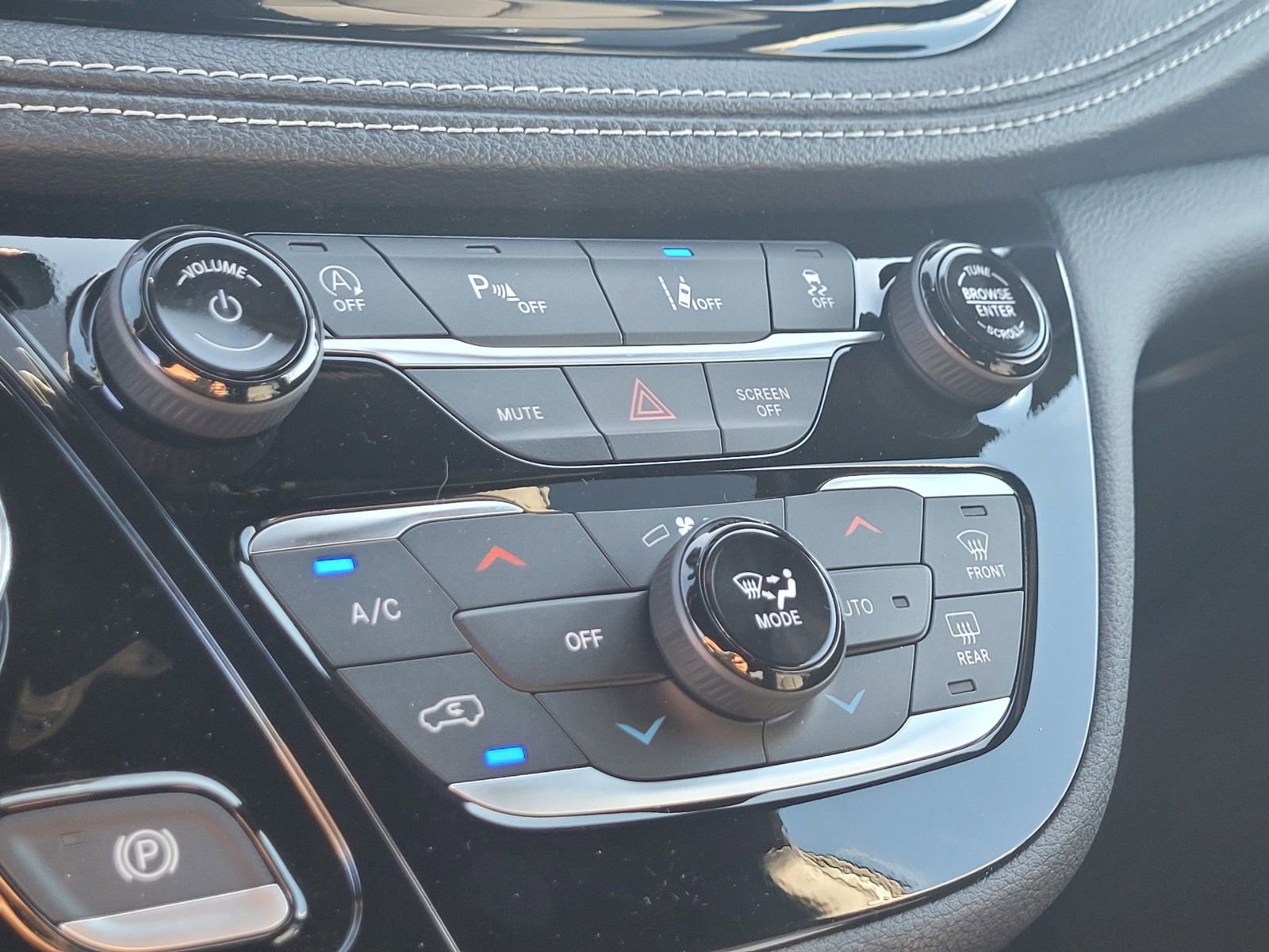 New 2026 Chrysler Pacifica Select FWD image 17