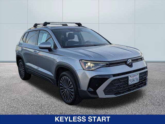 Used 2025 Volkswagen Taos SE FWD image 7