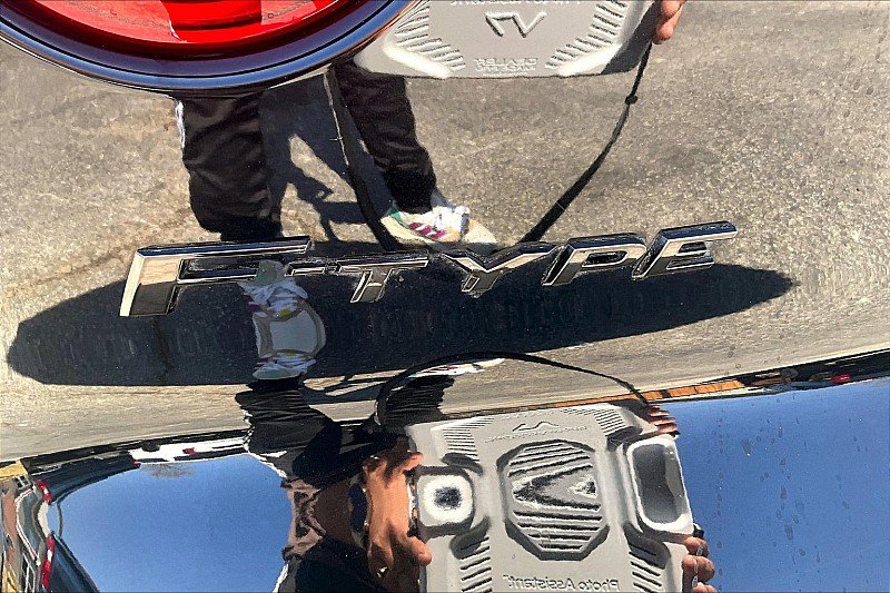 Used 2017 Jaguar F-TYPE R image 27