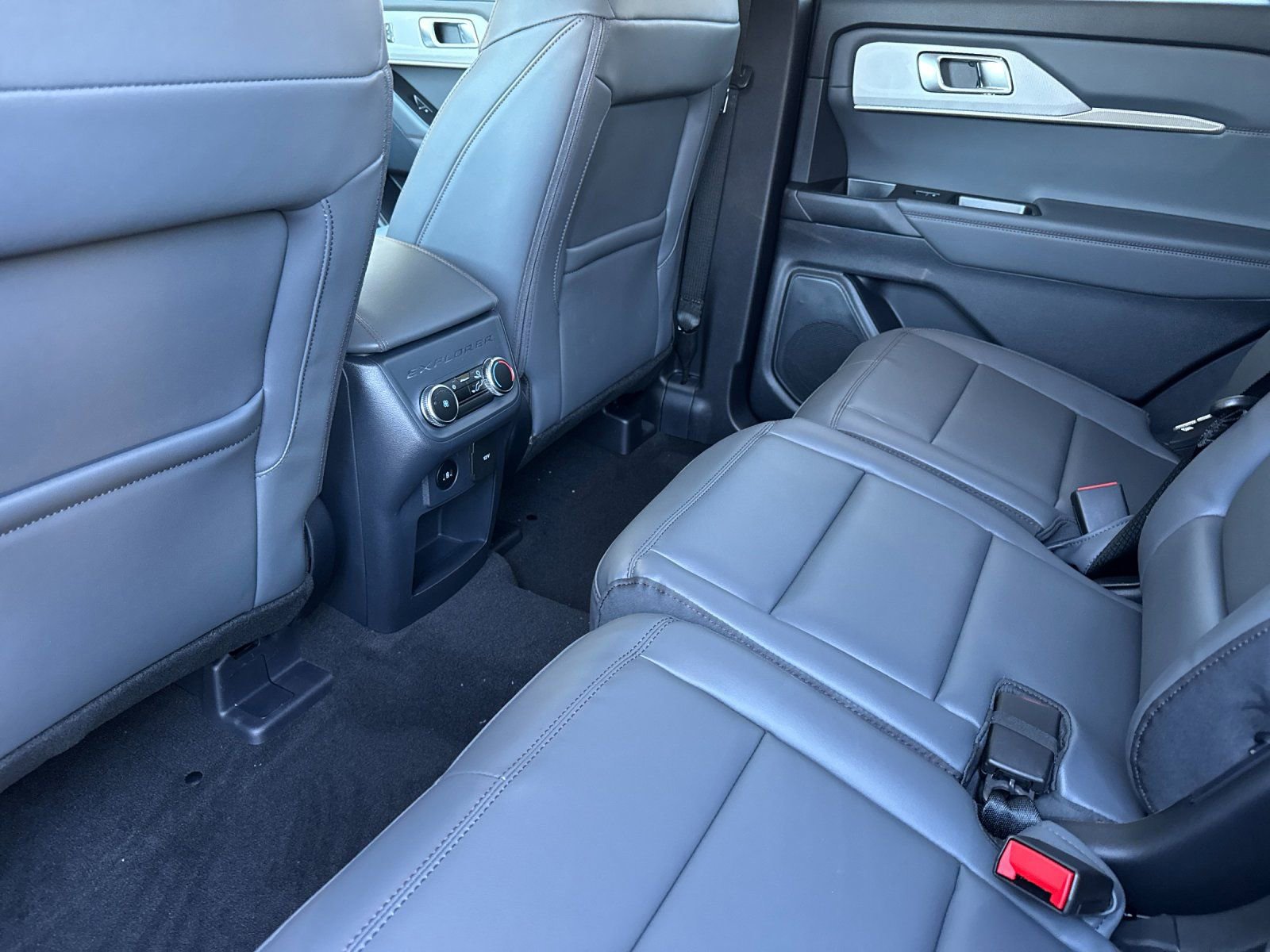 New 2025 Ford Explorer Active w/ Active Comfort Package image 12