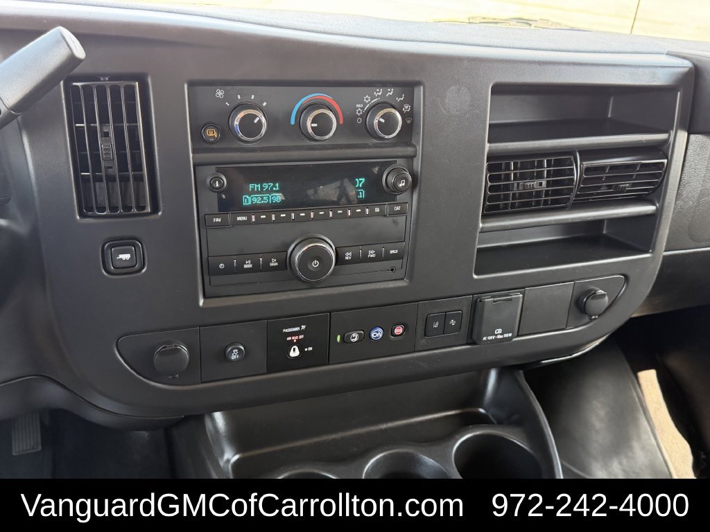 Used 2025 Chevrolet Express 3500 LT w/ LT Preferred Equipment Group RWD image 17