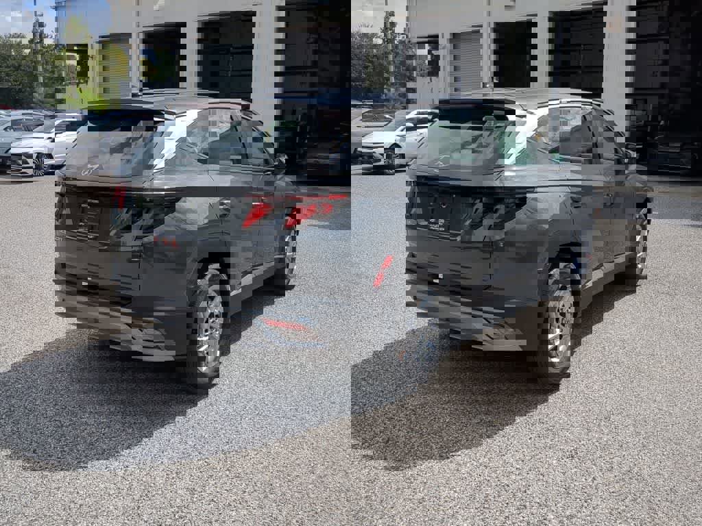 New 2026 Hyundai Tucson SE image 7
