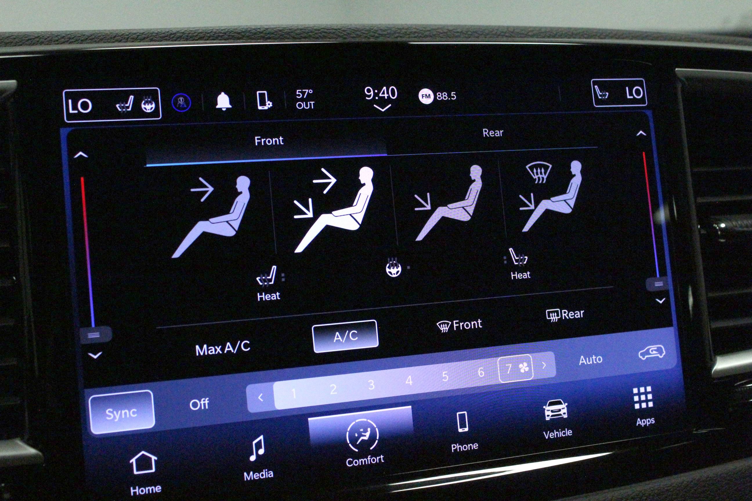 Used 2024 Chrysler Pacifica Touring-L FWD image 25