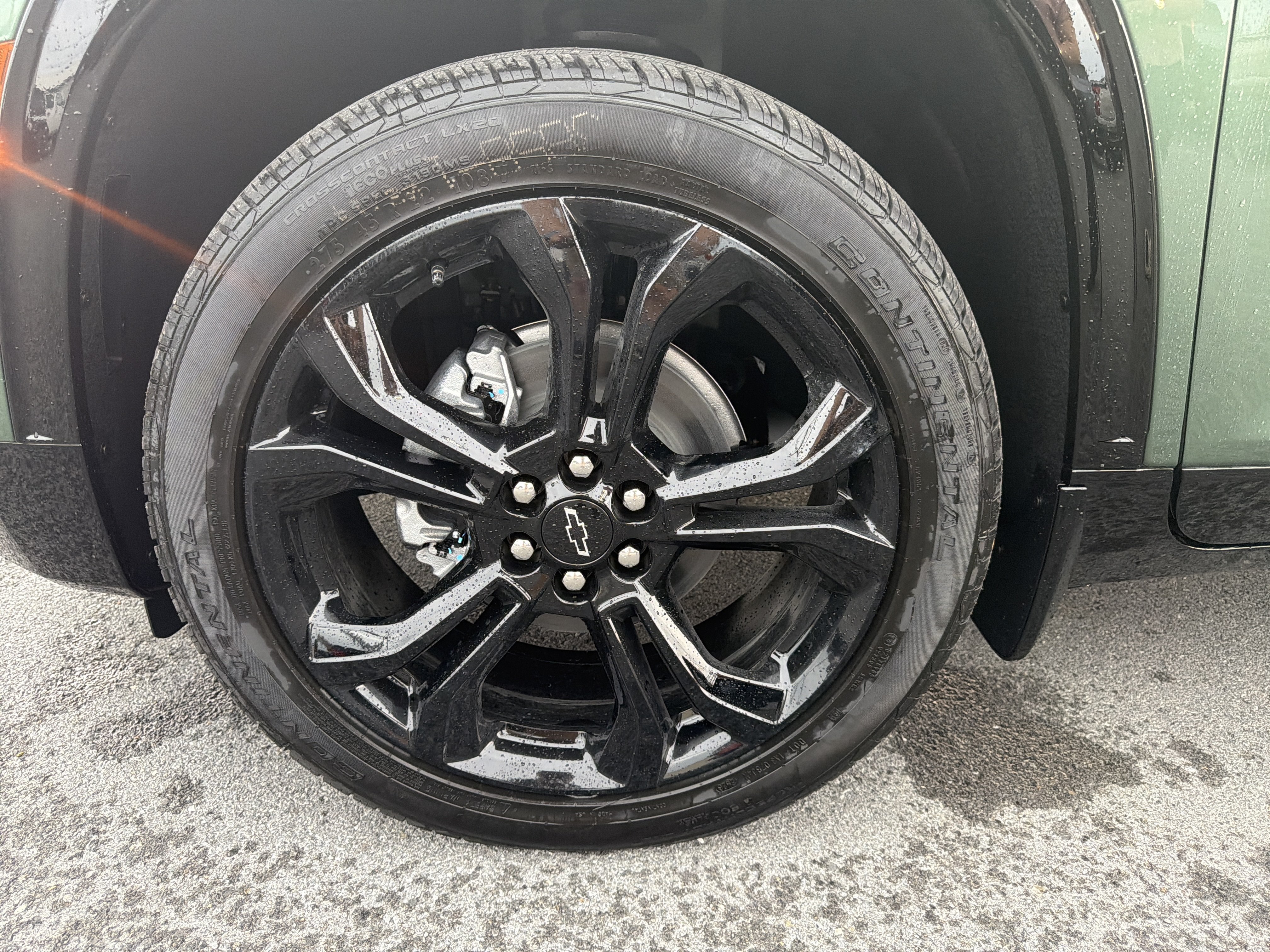 New 2027 Chevrolet Traverse RS w/ LPO, Floor Liner Package AWD/4WD image 16