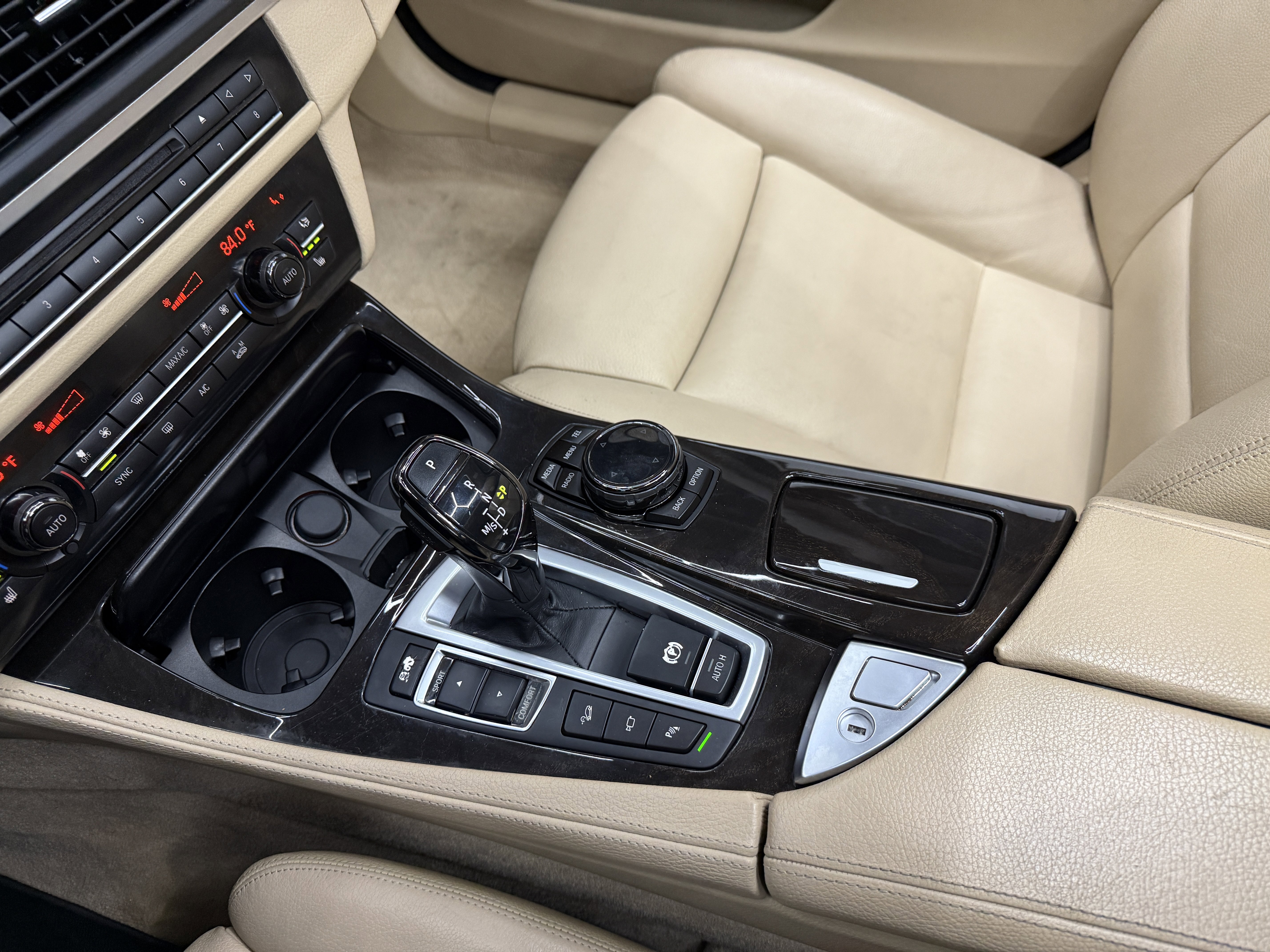 Used 2015 BMW 550i xDrive Sedan image 22