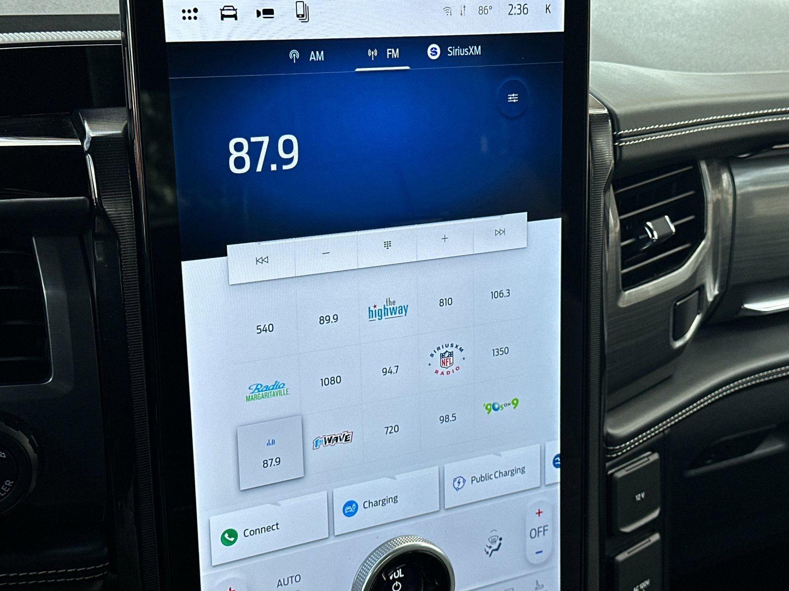 Used 2024 Ford F150 Lightning Platinum AWD/4WD image 22