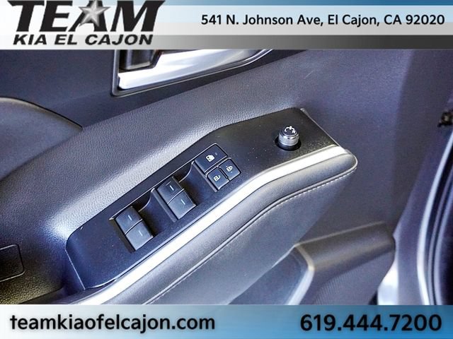 Used 2021 Toyota Highlander XLE AWD/4WD image 28