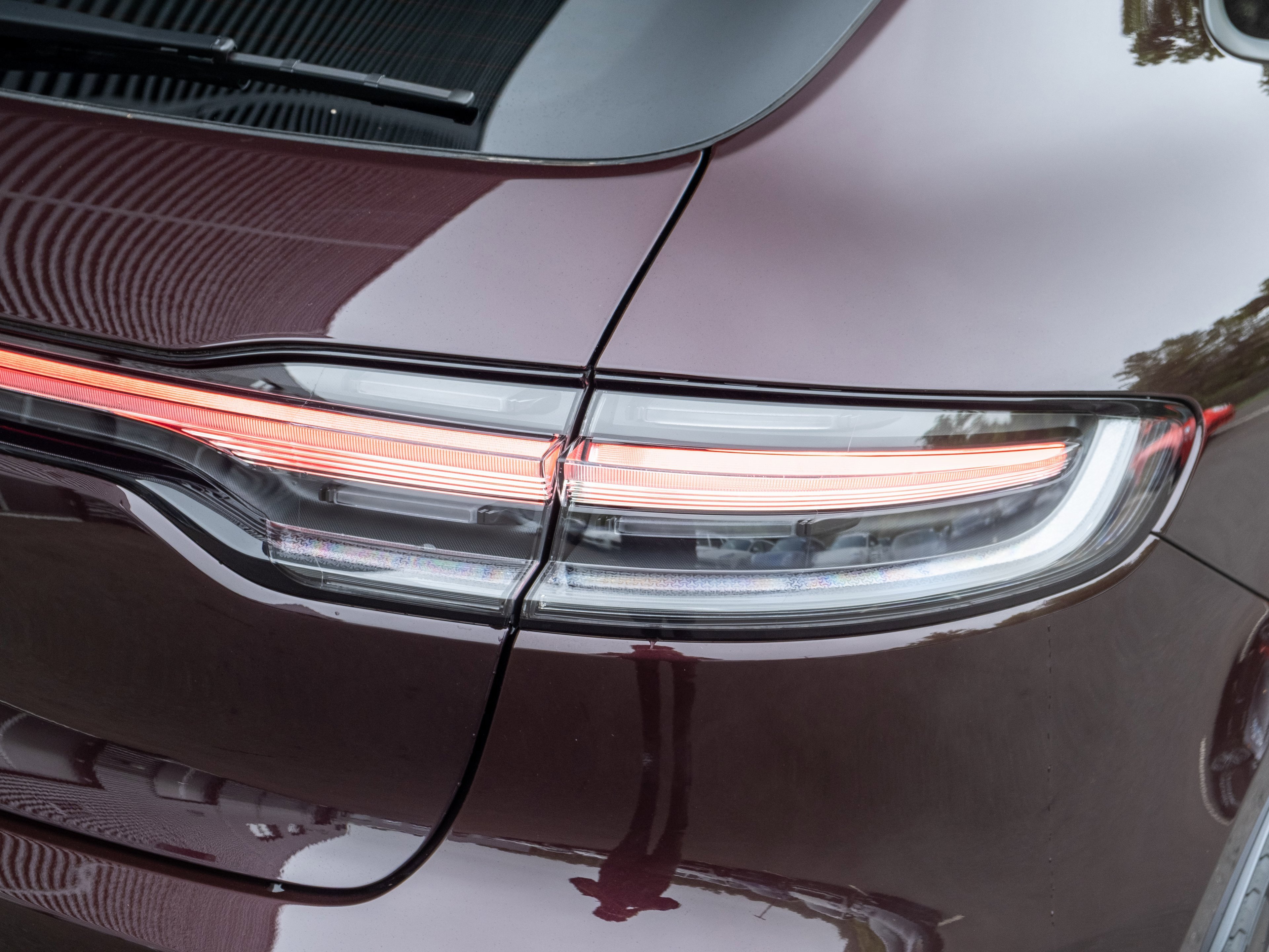 Certified 2025 Porsche Macan image 41