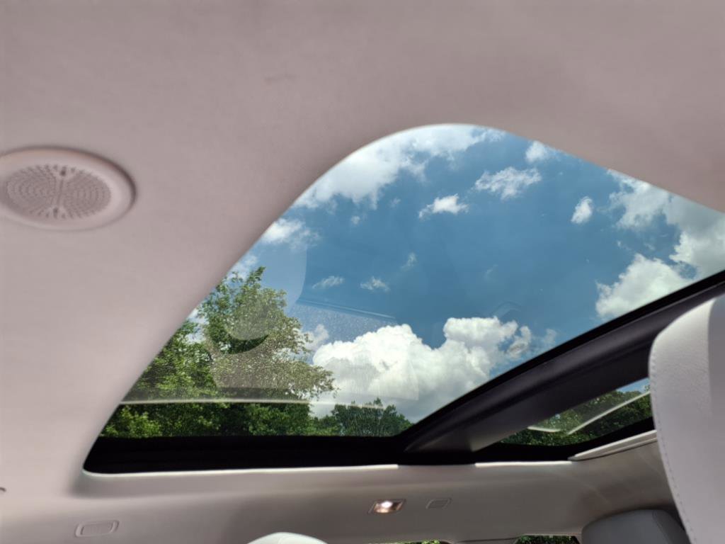 Certified 2025 Land Rover Range Rover Evoque S image 18