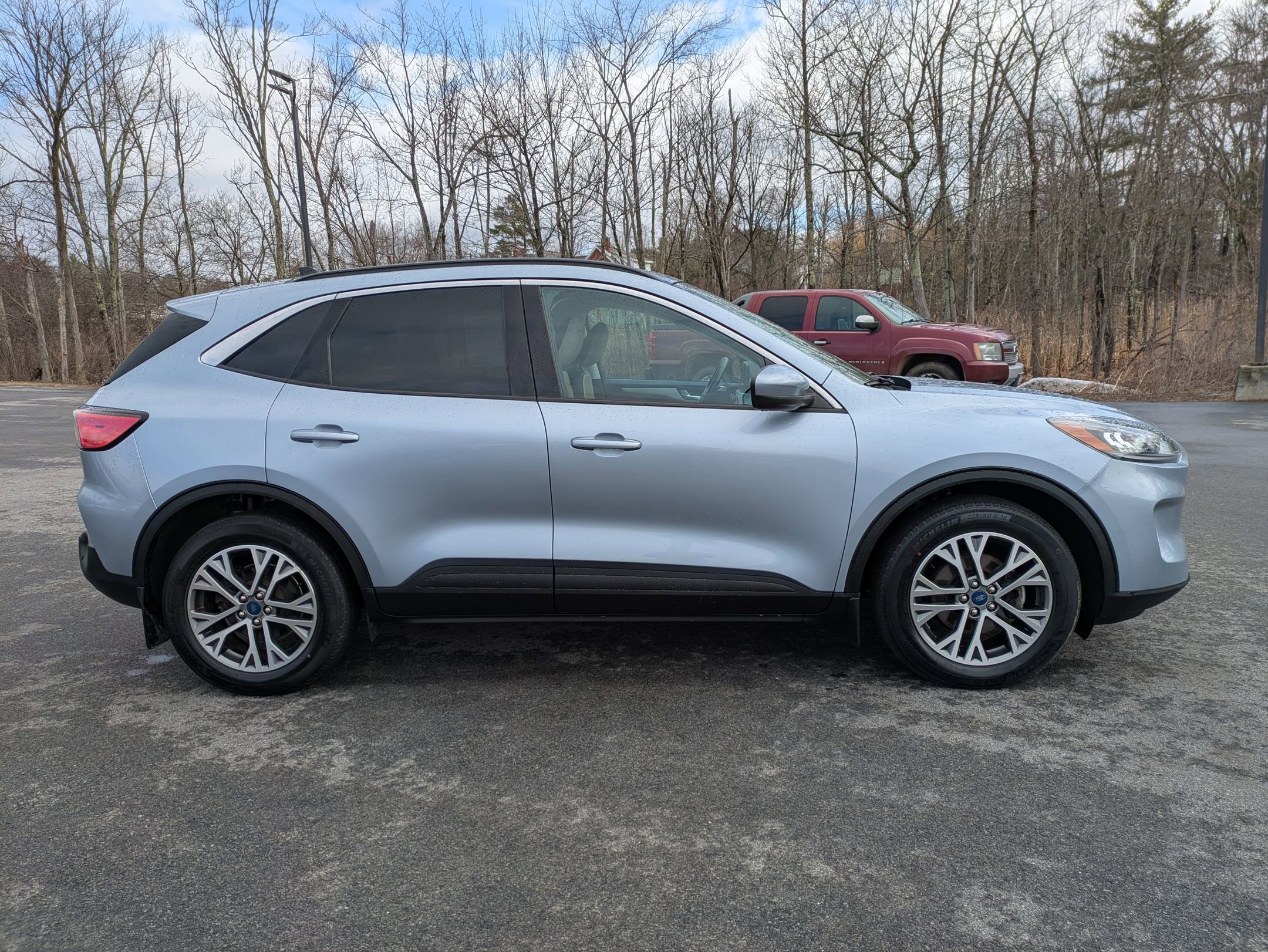 Used 2022 Ford Escape SEL w/ Technology Package image 2