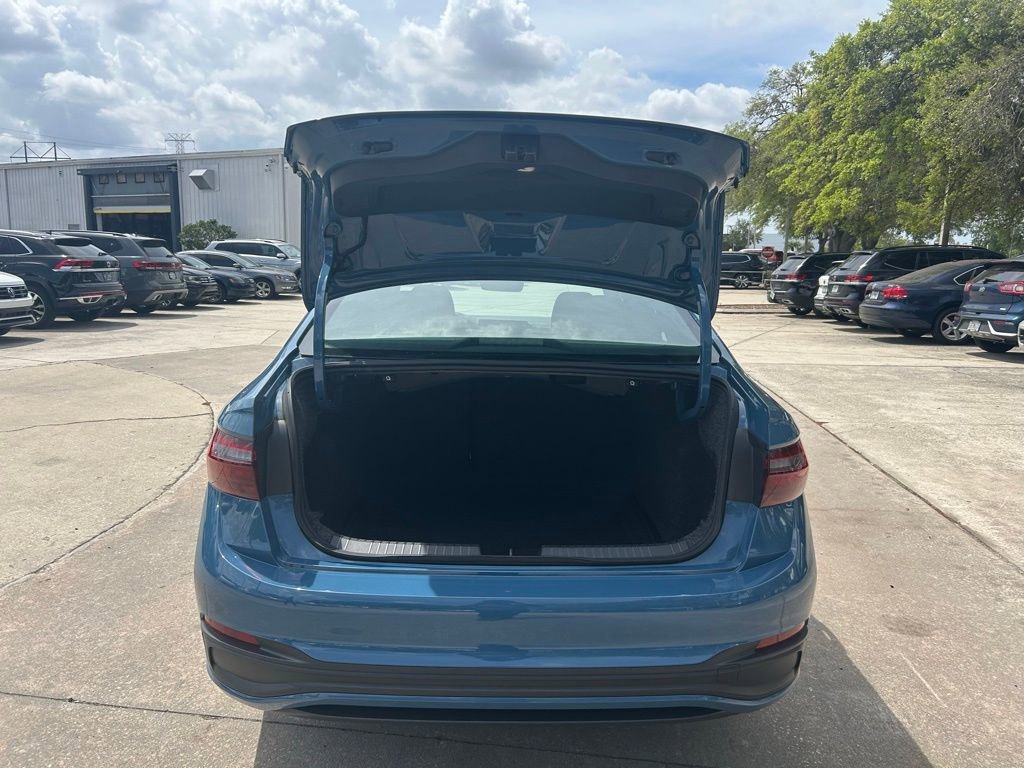 Used 2025 Volkswagen Jetta Sport image 42