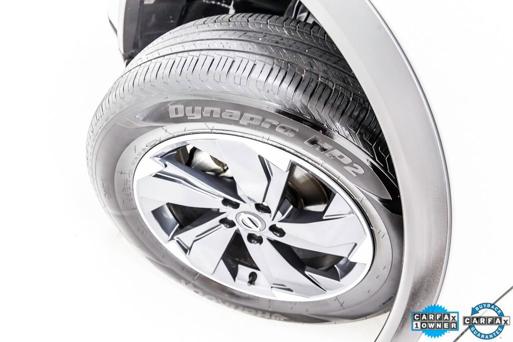 Used 2025 Nissan Rogue SV image 10