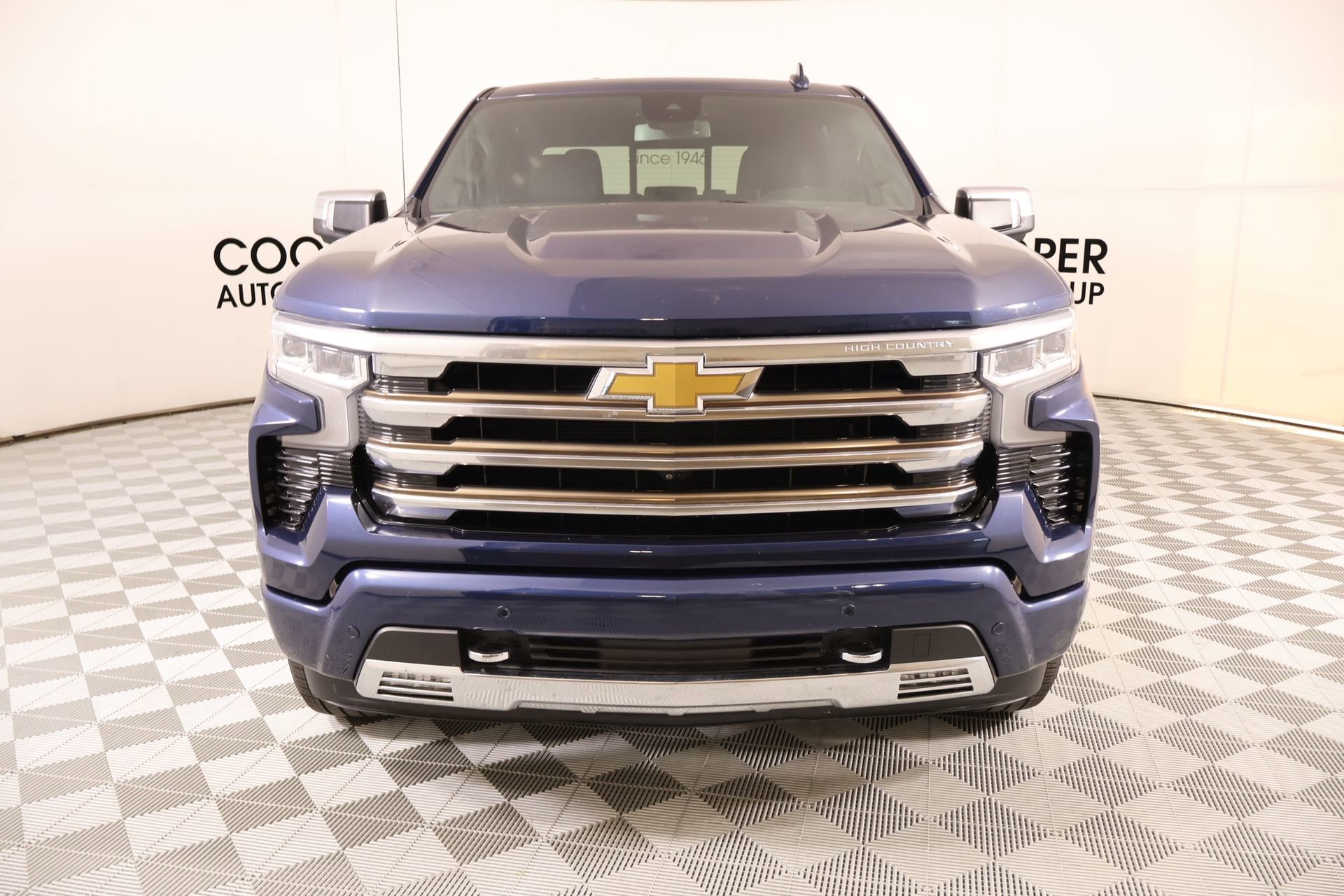 Used 2022 Chevrolet Silverado 1500 High Country w/ High Country Premium Package AWD/4WD image 10