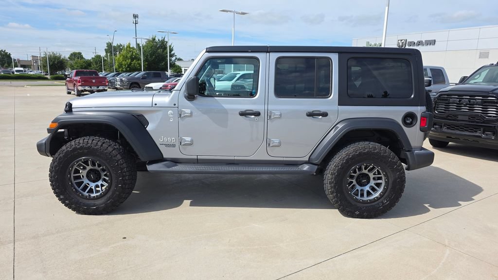 Used 2018 Jeep Wrangler Unlimited Sport S AWD/4WD image 2