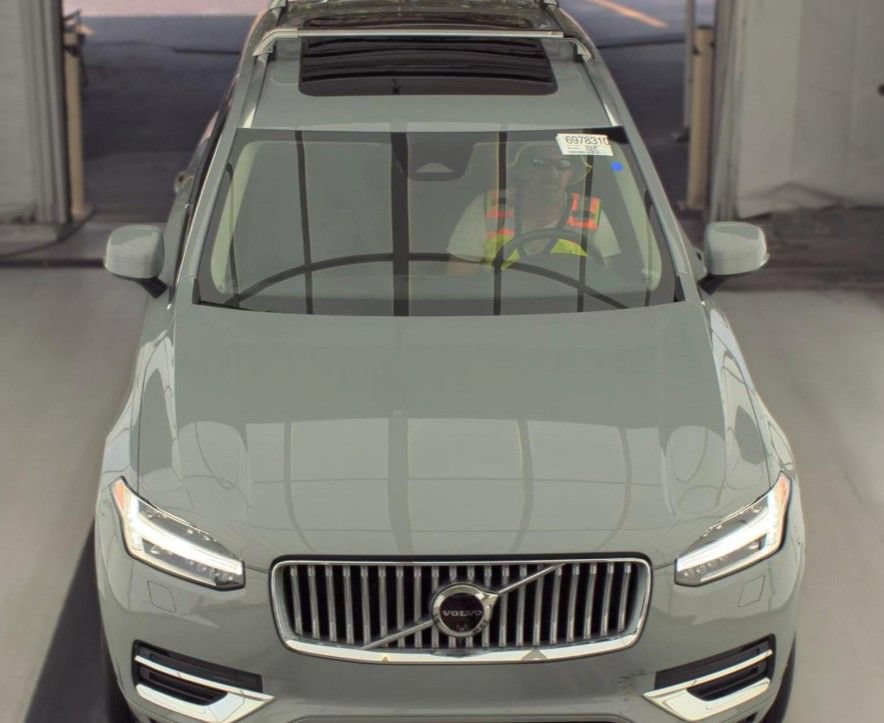 Used 2024 Volvo XC90 B5 Plus AWD/4WD image 1