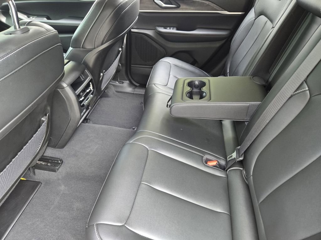 Used 2023 Jeep Grand Cherokee Limited RWD image 40