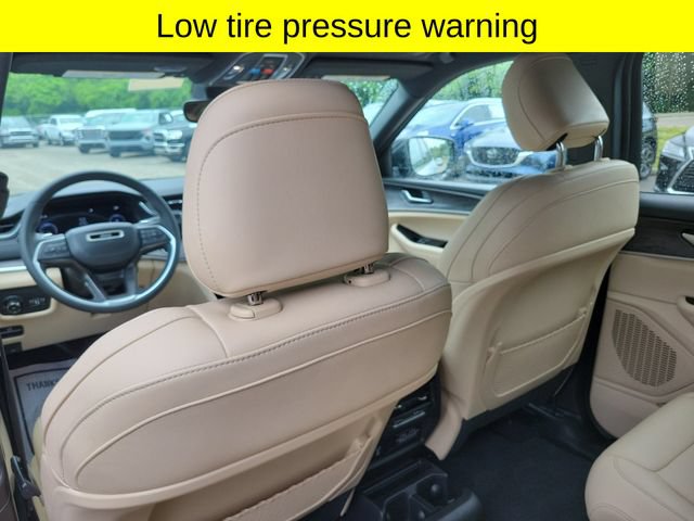 Used 2023 Jeep Grand Cherokee L Limited AWD/4WD image 29