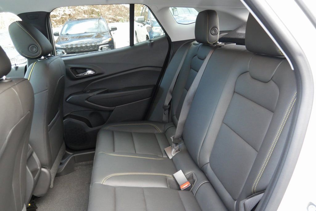 New 2026 Chevrolet Trax ACTIV w/ Sunroof Package image 28