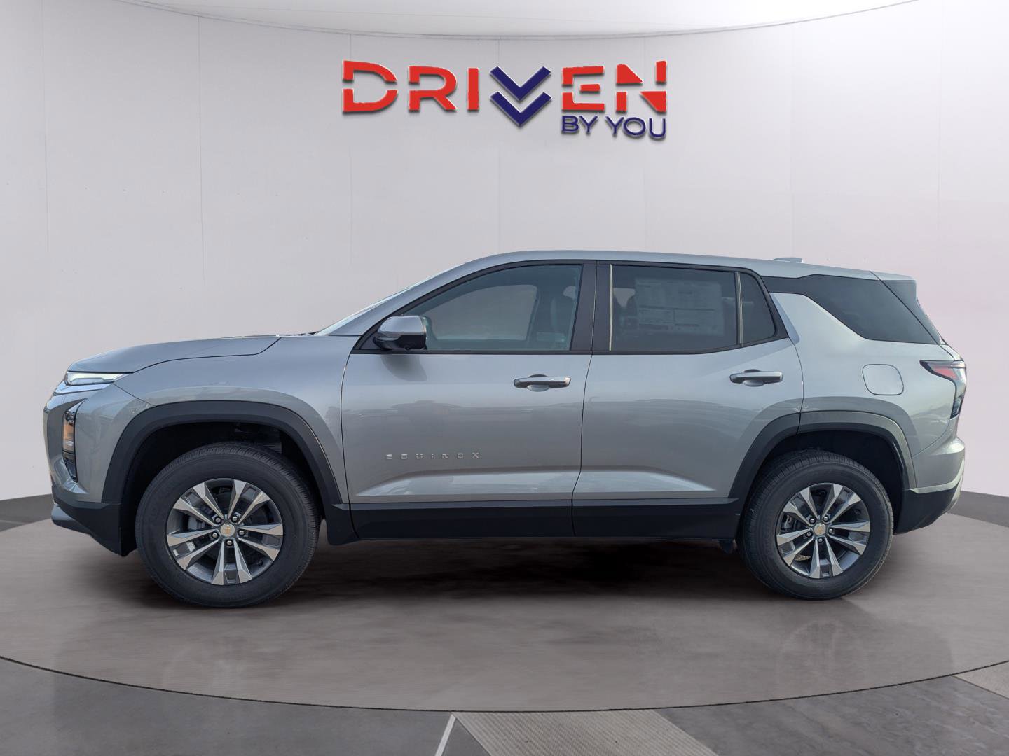 New 2026 Chevrolet Equinox LT w/ Convenience Package II image 2