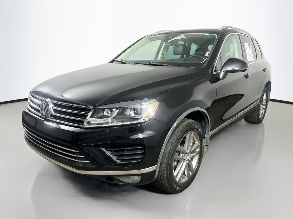 Used 2016 Volkswagen Touareg VR6 AWD/4WD image 3