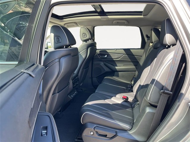 Used 2024 Acura MDX SH-AWD w/ Advance Package image 13