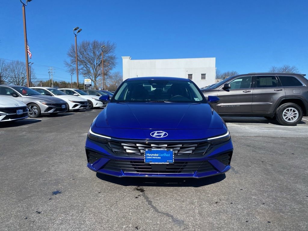 Certified 2025 Hyundai Elantra Limited image 3