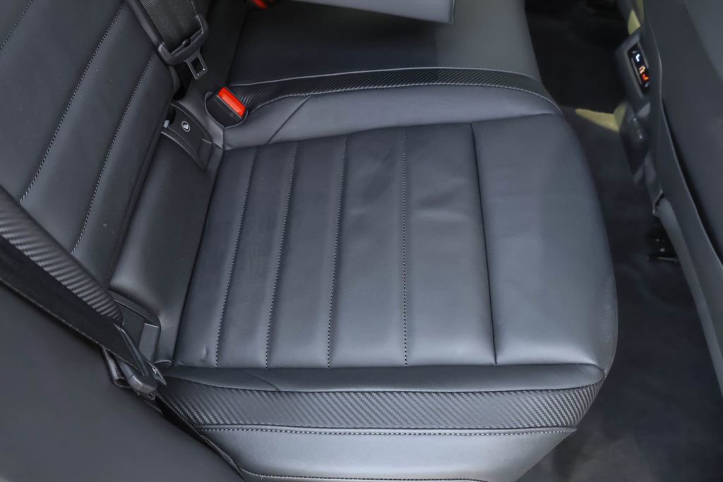 Certified 2024 Volkswagen Golf R image 29