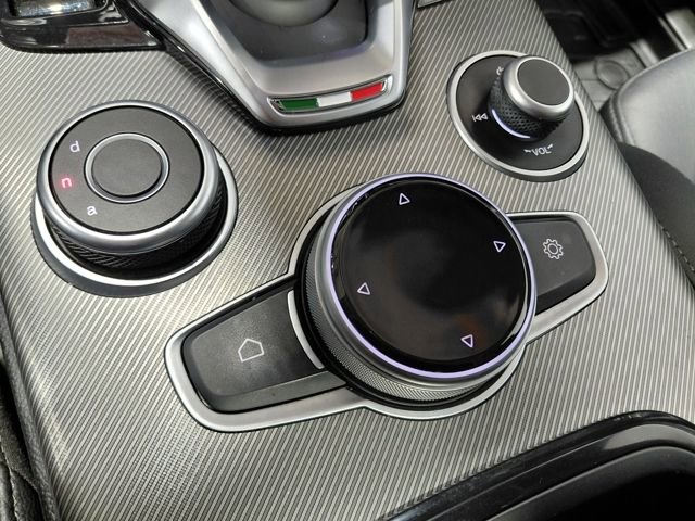 Used 2024 Alfa Romeo Stelvio Veloce image 42