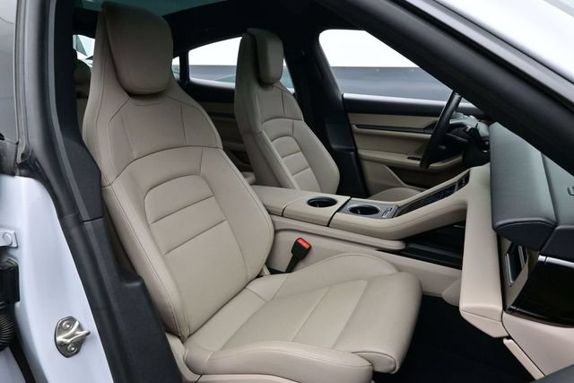 Used 2025 Porsche Taycan RWD image 18