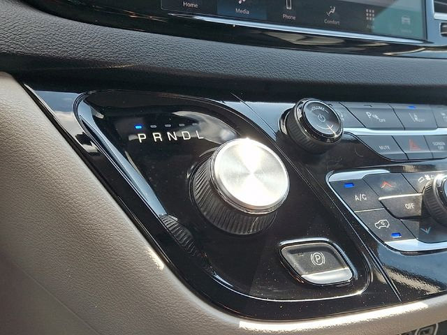 Used 2024 Chrysler Pacifica Touring-L FWD image 15