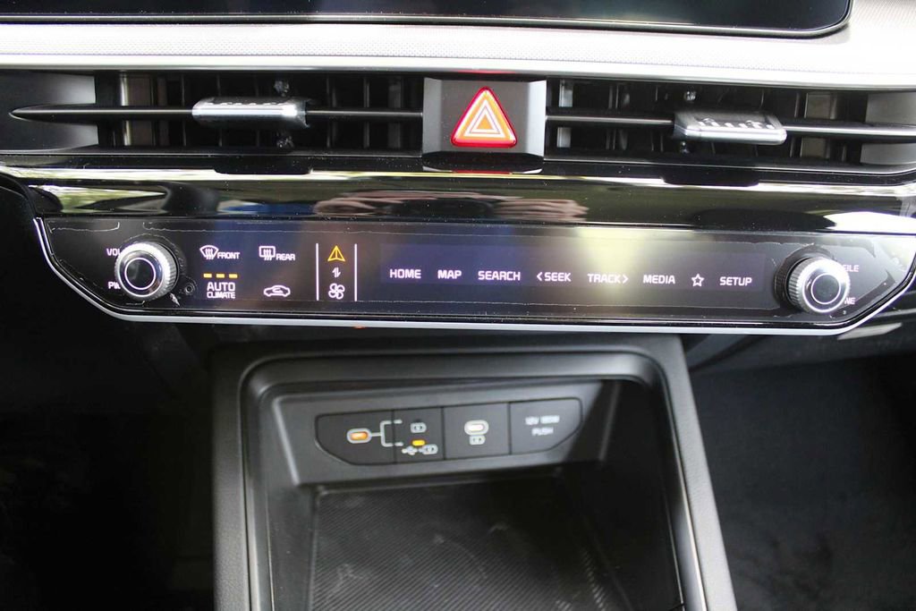 New 2025 Kia K5 LXS image 36