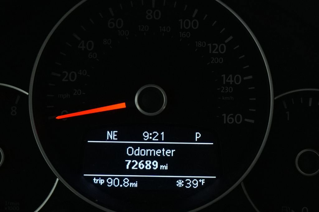 Used 2012 Volkswagen Beetle Turbo FWD image 35